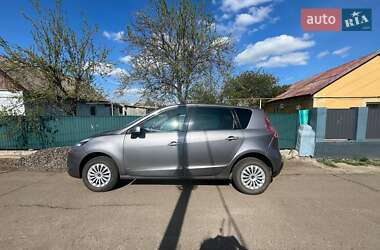 Минивэн Renault Scenic 2010 в 