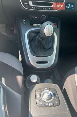 Минивэн Renault Scenic 2010 в 