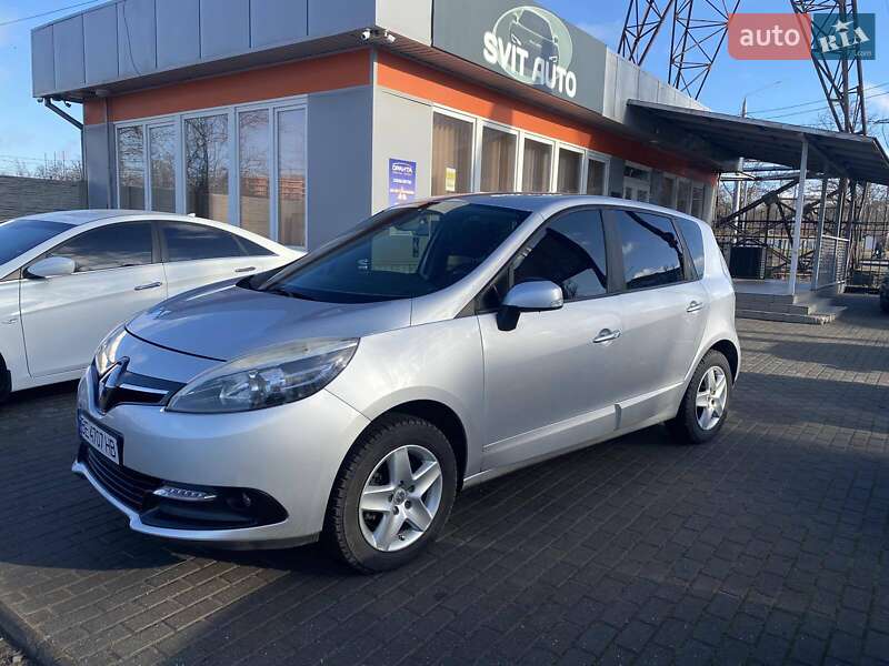 Минивэн Renault Scenic 2014 в 