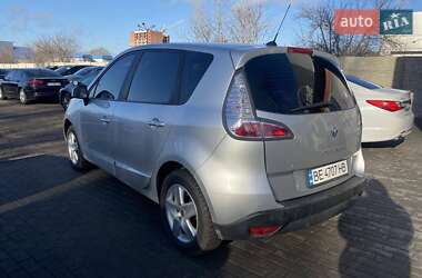 Минивэн Renault Scenic 2014 в 