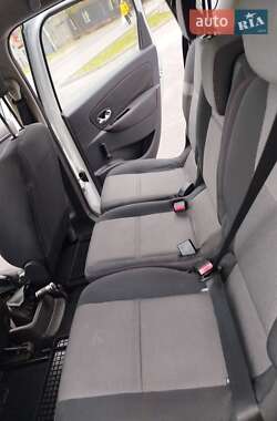 Минивэн Renault Scenic 2014 в 