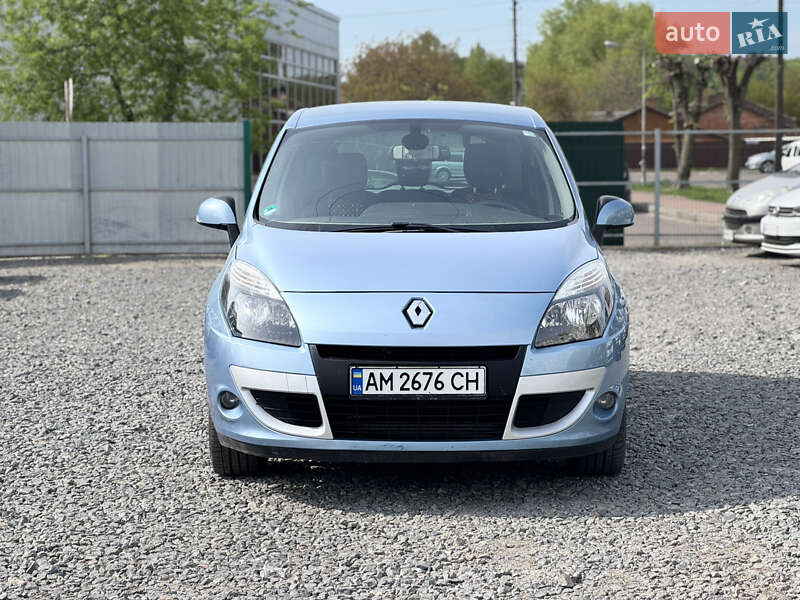 Мінівен Renault Scenic 2011 в 