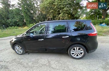 Минивэн Renault Scenic 2010 в 
