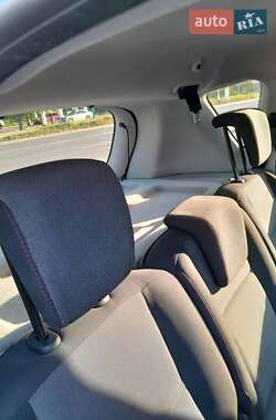 Минивэн Renault Scenic 2012 в 