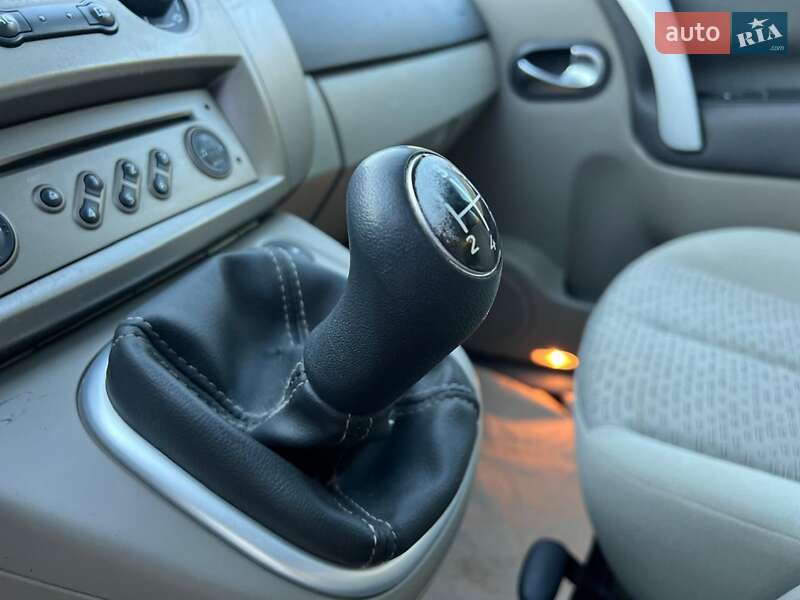 Минивэн Renault Scenic 2006 в Луцке