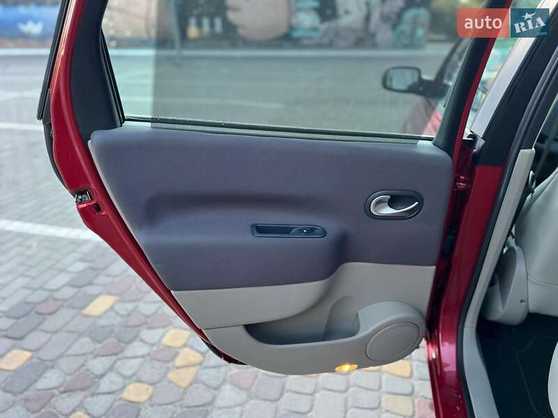 Минивэн Renault Scenic 2006 в Луцке