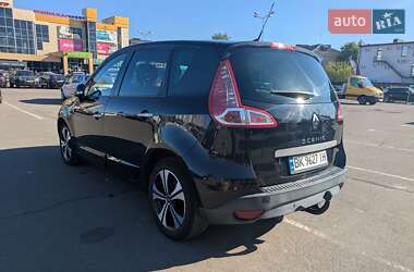 Минивэн Renault Scenic 2011 в 