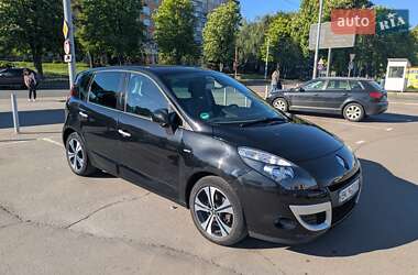 Минивэн Renault Scenic 2011 в 