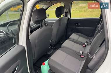 Минивэн Renault Scenic 2016 в 