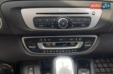 Минивэн Renault Scenic 2015 в 