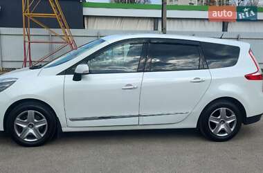 Минивэн Renault Scenic 2015 в 