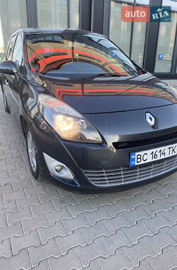 Мінівен Renault Scenic 2011 в 
