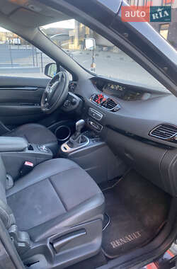 Мінівен Renault Scenic 2011 в 
