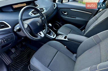 Минивэн Renault Scenic 2010 в 