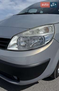 Минивэн Renault Scenic 2005 в 