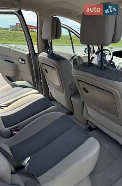 Минивэн Renault Scenic 2005 в 