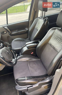 Минивэн Renault Scenic 2005 в 