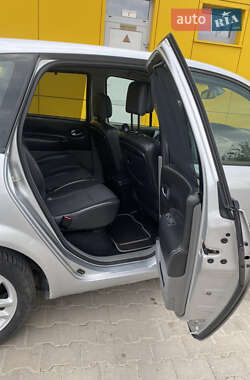 Минивэн Renault Scenic 2005 в 