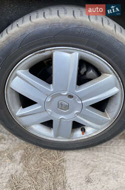 Минивэн Renault Scenic 2004 в 