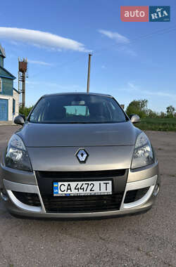 Минивэн Renault Scenic 2010 в 