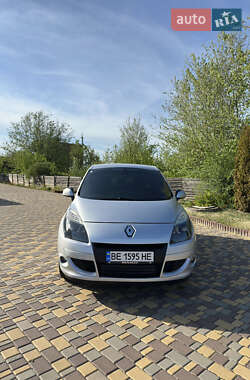 Минивэн Renault Scenic 2009 в 