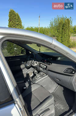 Минивэн Renault Scenic 2009 в 