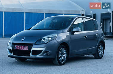 Мінівен Renault Scenic 2011 в 