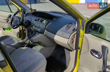 Минивэн Renault Scenic 2004 в 