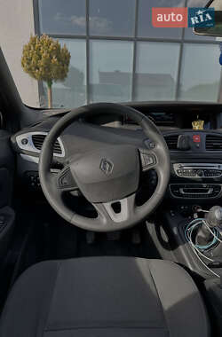 Минивэн Renault Scenic 2010 в 