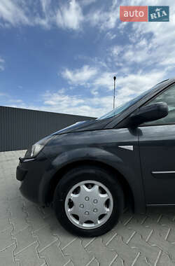 Минивэн Renault Scenic 2009 в 