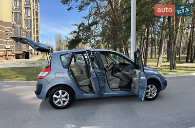 Минивэн Renault Scenic 2005 в 