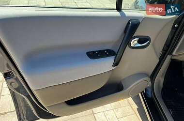 Минивэн Renault Scenic 2006 в 