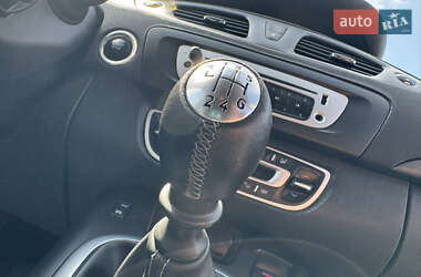 Мінівен Renault Scenic 2015 в 