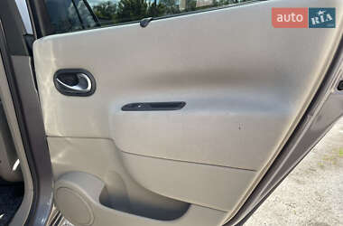 Минивэн Renault Scenic 2005 в 