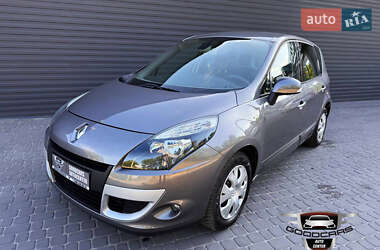 Минивэн Renault Scenic 2010 в 