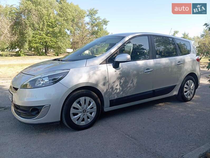 Минивэн Renault Scenic 2012 в Днепре