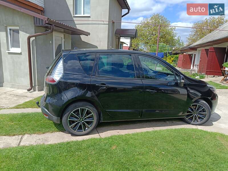 Минивэн Renault Scenic 2013 в Березному