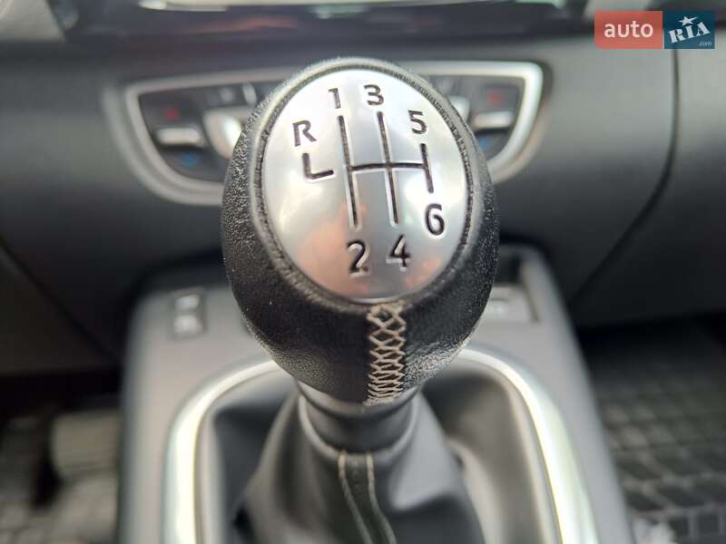 Минивэн Renault Scenic 2013 в Березному