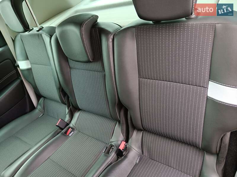 Минивэн Renault Scenic 2013 в Березному