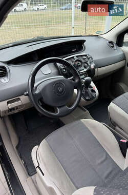 Минивэн Renault Scenic 2004 в 