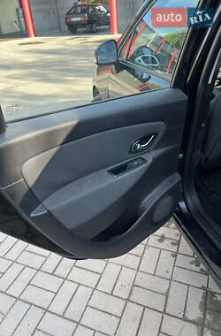Минивэн Renault Scenic 2012 в 
