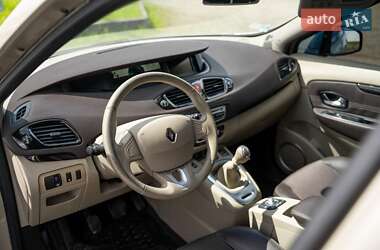 Мінівен Renault Scenic 2011 в 