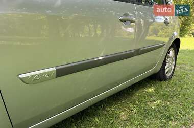 Минивэн Renault Scenic 2006 в 