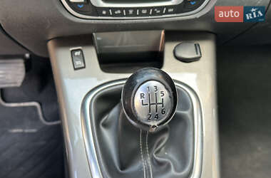 Минивэн Renault Scenic 2013 в 