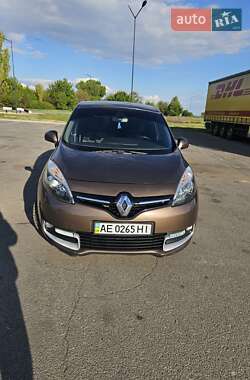 Хэтчбек Renault Scenic 2013 в 