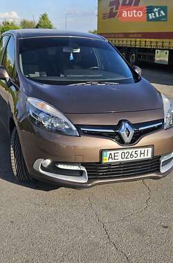 Хэтчбек Renault Scenic 2013 в 
