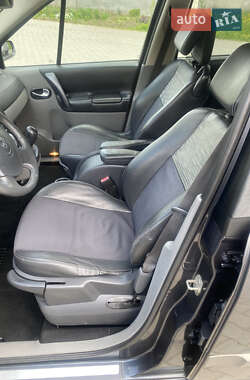 Минивэн Renault Scenic 2005 в 