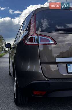 Минивэн Renault Scenic 2010 в 