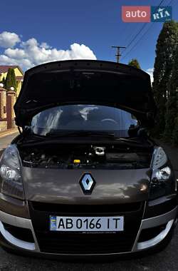 Минивэн Renault Scenic 2010 в 