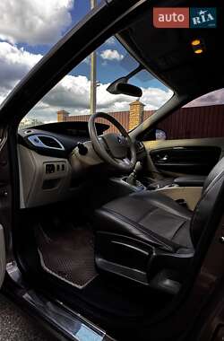 Минивэн Renault Scenic 2010 в 